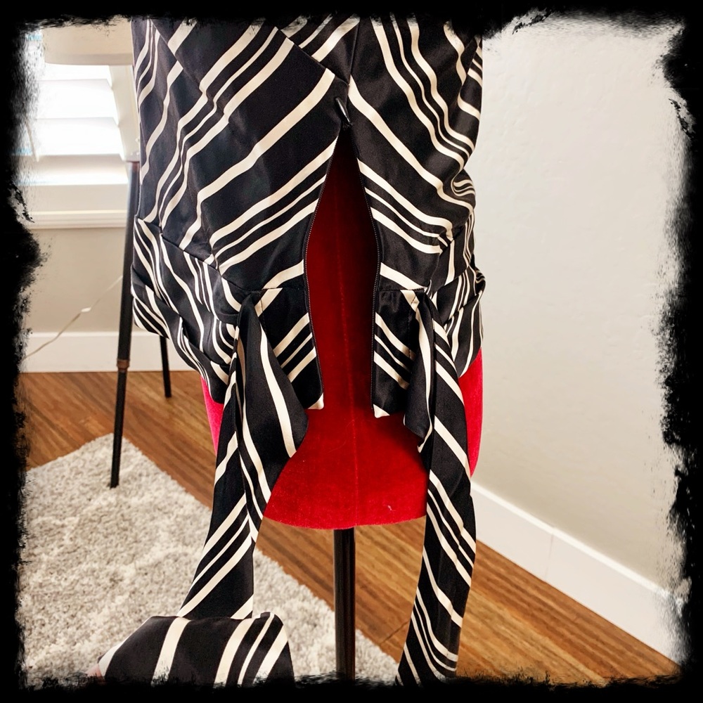 BANANA REPUBLIC halter top - Picture 3 of 5